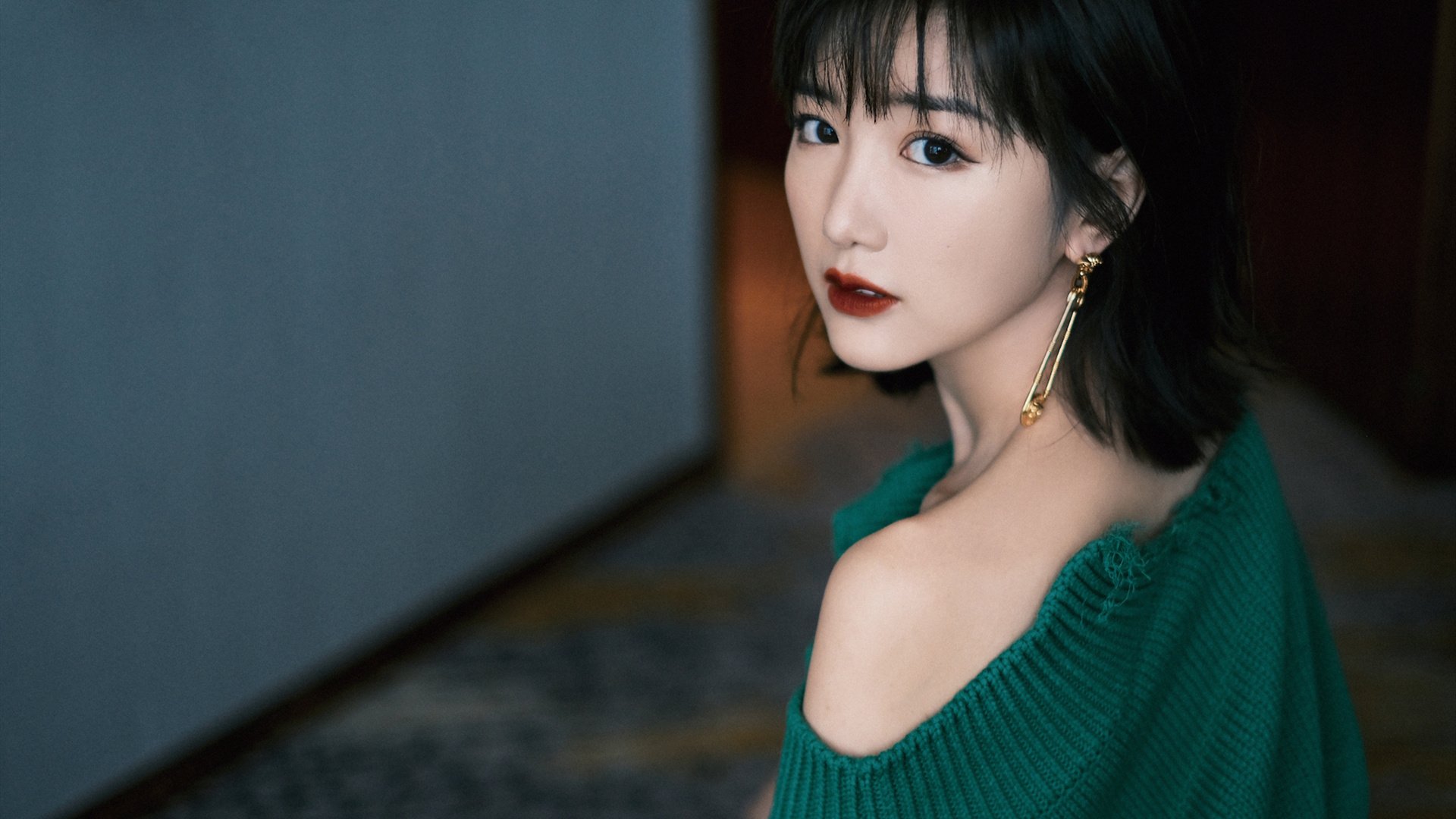 青训课程加强控球与突破结合提高持球攻击能力，提高控球能力训练视频